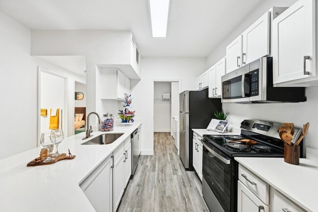 Stone Cliff Apartments