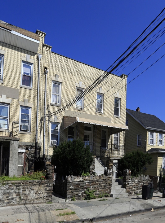 16 S Bleeker St in Mount Vernon, NY - Building Photo