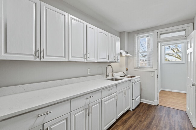5104 N Capitol St NW in Washington, DC - Foto de edificio - Building Photo