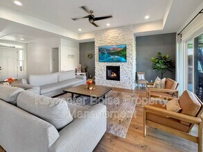 9216 W Mirror Pond Dr in Boise, ID - Building Photo - Building Photo