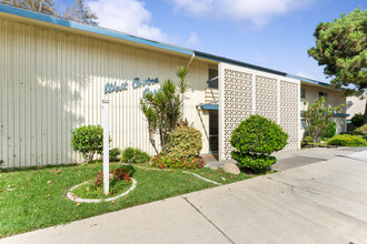 West Covina Gardens in West Covina, CA - Building Photo - Building Photo