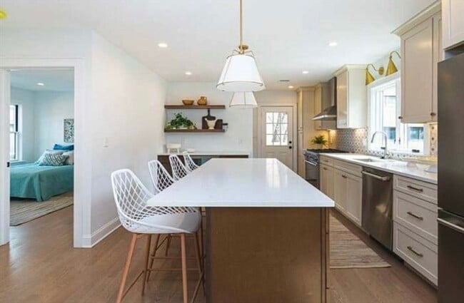17 Higgins St in Arlington, MA - Building Photo - Building Photo