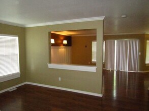 512 Water Wheel Ln in Stansbury Park, UT - Foto de edificio - Building Photo