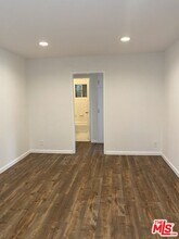 10438 Santa Monica Blvd in Los Angeles, CA - Building Photo - Building Photo