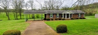 3042 Old Murfreesboro Rd in College Grove, TN - Building Photo