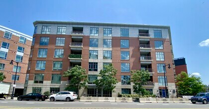 150 Dorchester Ave, Unit 6 in Boston, MA - Foto de edificio - Building Photo