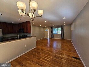 102 Hannes St in Silver Spring, MD - Building Photo - Building Photo