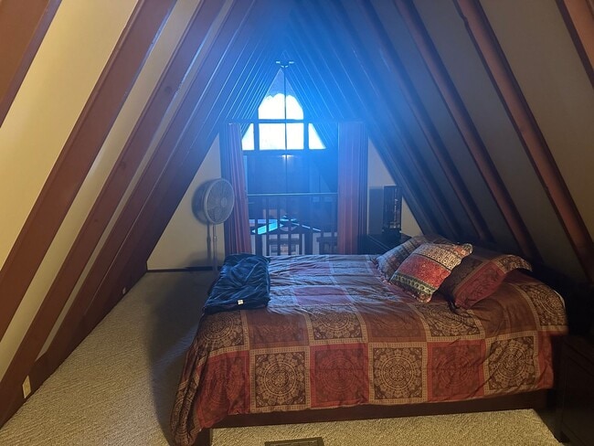 property at 1155 Shady Cove Rd E