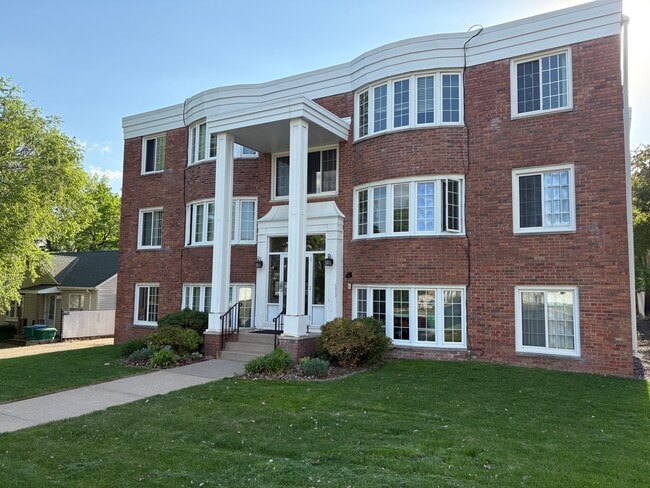 property at 3030 Lynn Ave