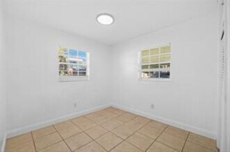 1017 NE 23rd Dr, Unit 1 in Wilton Manors, FL - Building Photo - Building Photo