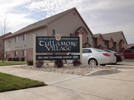 Tullamore Village in Bloomington, IL - Building Photo