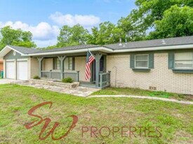 931 N Harbin Dr in Stephenville, TX - Building Photo