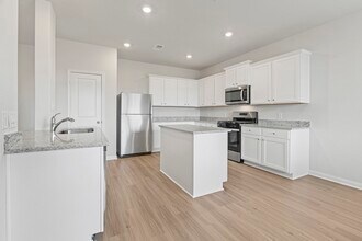 8830 Ice Quartz Dr in Arcola, TX - Building Photo - Building Photo