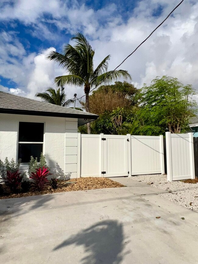 property at 138 SW 5th Ave