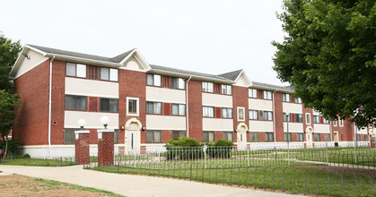 Paradise At Parkside Apartments in Washington, DC - Foto de edificio - Building Photo