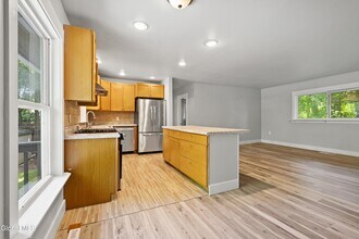 99 1/2 Walworth St in Saratoga Springs, NY - Building Photo - Building Photo