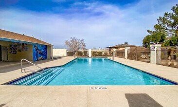 2680 Karen Ave-Unit -#2 in Las Vegas, NV - Building Photo - Building Photo
