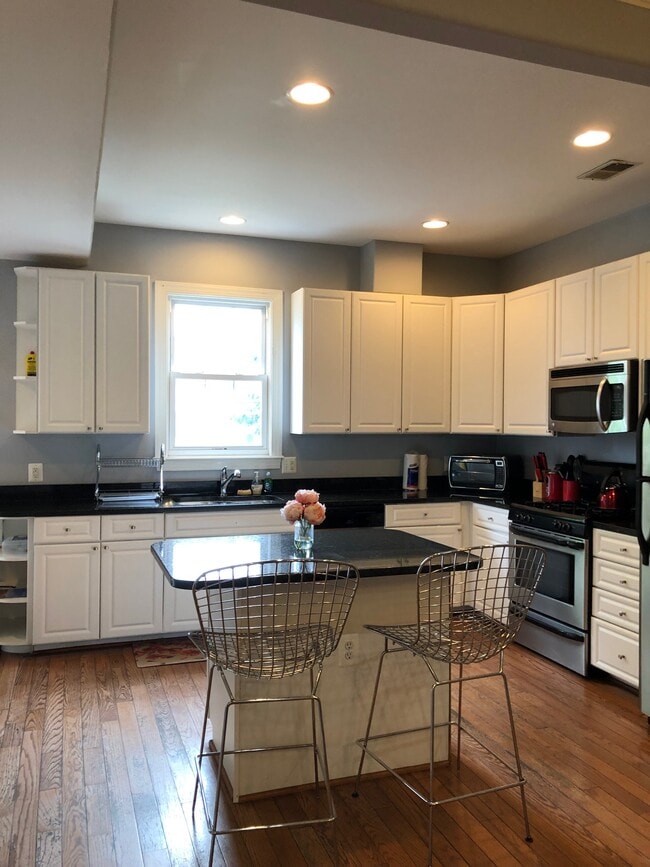 property at 734 Quincy St NW