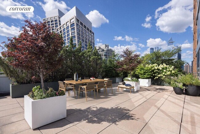 450 W 17th St in New York, NY - Building Photo - Building Photo