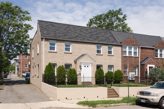 property at 308 18th Pl NE