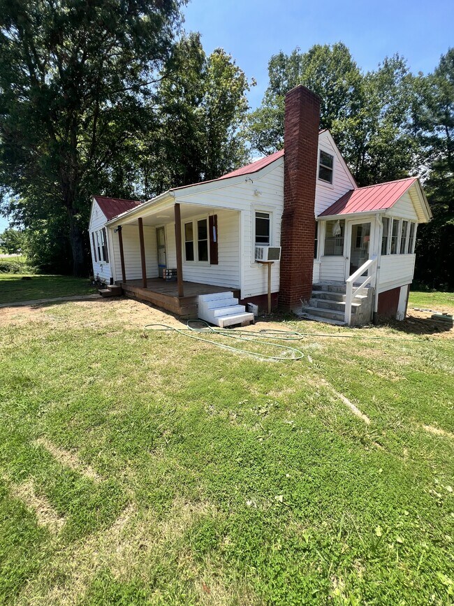 243 Boomer Comm Center Rd in Moravian Falls, NC - Building Photo - Building Photo