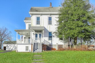 100 Ulster Ave in Walden, NY - Building Photo - Building Photo