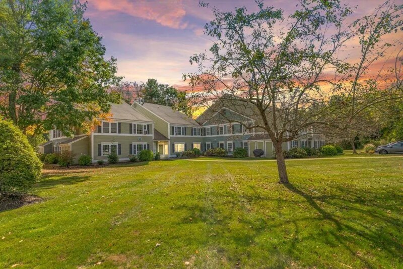 504 Springbrook Cir in Portsmouth, NH - Building Photo