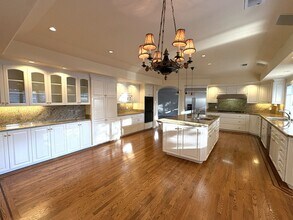 667 Oakwood Ct in Los Altos, CA - Building Photo - Building Photo