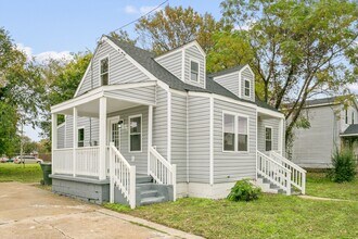 924 Ivy Ave in Newport News, VA - Building Photo - Building Photo