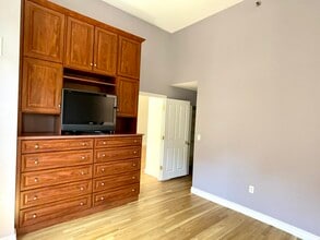 10 Charlesgate E, Unit 303 in Boston, MA - Building Photo - Building Photo