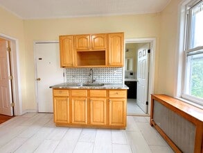 182-184 Knickerbocker Ave, Unit 2 in Paterson, NJ - Foto de edificio - Building Photo