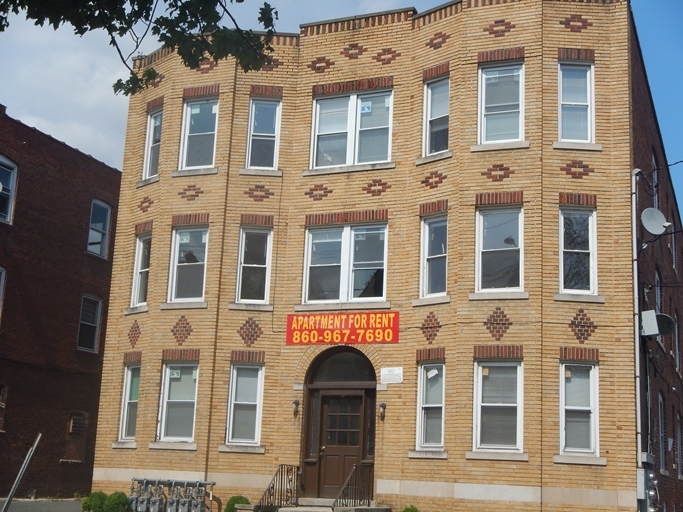 364-366 S Main St in New Britain, CT - Building Photo