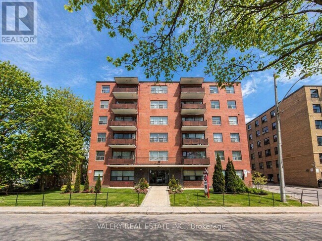 property at 11 Glenburn Ave