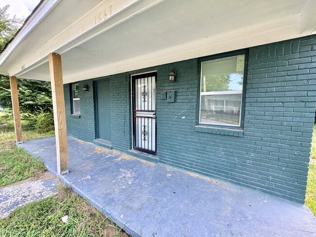 1862 Farrington St in Memphis, TN - Building Photo - Building Photo