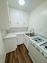 1605 N MARTEL Ave in Los Angeles, CA - Foto de edificio - Building Photo