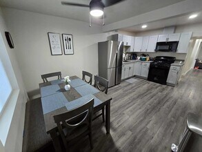 4744 Voltaire St in San Diego, CA - Foto de edificio - Building Photo