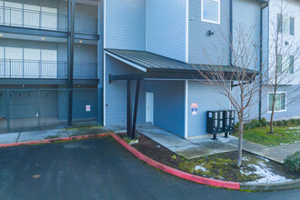 Paddington Place in Tacoma, WA - Building Photo - Building Photo