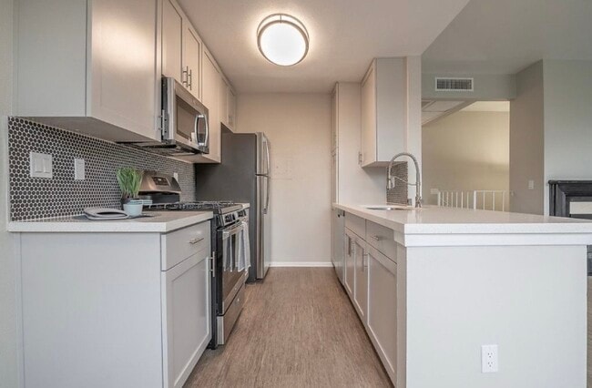 12005 Albers St in Los Angeles, CA - Foto de edificio - Building Photo