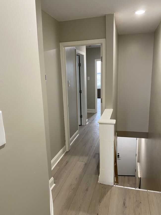 2144 Bridge St, Unit B1