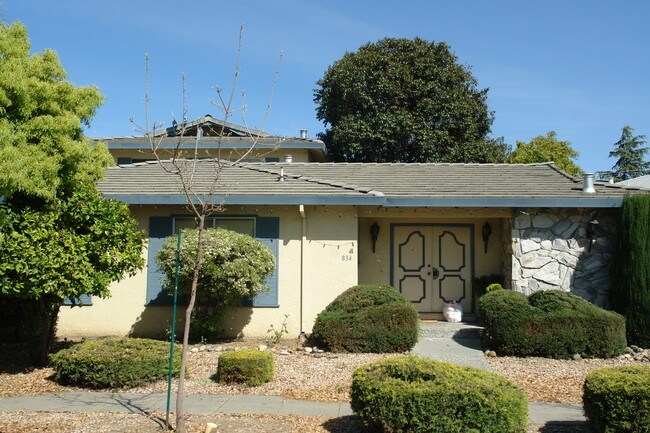 834 Teresi Ct in San Jose, CA - Foto de edificio - Building Photo