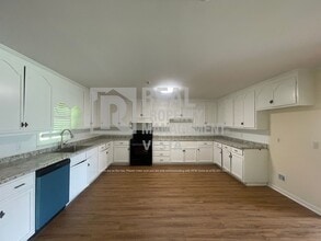 6712 Hawkinsville Rd in Macon, GA - Building Photo - Building Photo