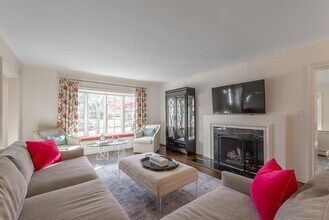 47 Whistler Rd in Manhasset, NY - Building Photo - Building Photo