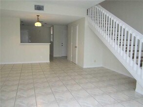 1285 Presidio Dr in Weston, FL - Building Photo - Building Photo