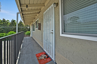 832 Deland in San Jose, CA - Building Photo - Building Photo