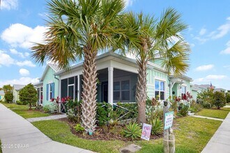 512 Landshark Blvd in Daytona Beach, FL - Foto de edificio - Building Photo