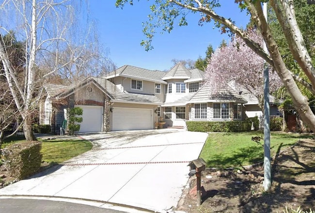 property at 318 Sun Stream Ct
