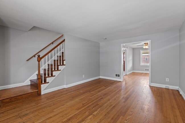 3725 Elmley Ave in Baltimore, MD - Foto de edificio - Building Photo