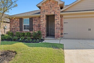 552 Crestridge Dr N in Cleburne, TX - Building Photo - Building Photo