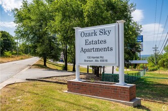 Ozark Sky Estates in Branson, MO - Foto de edificio - Building Photo