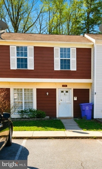 property at 2561 Robinson Pl